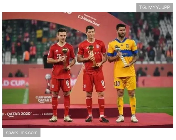 莱万多夫斯基深情回顾拜仁六冠王辉煌岁月：团结与奋斗铸就传奇