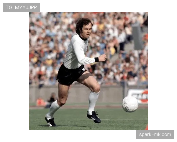 贝肯鲍尔致敬：进攻战术演变揭示现代足球变革新方向